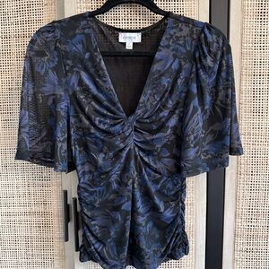 Evereve Women's Black and Blue Ruched Floral Blouse